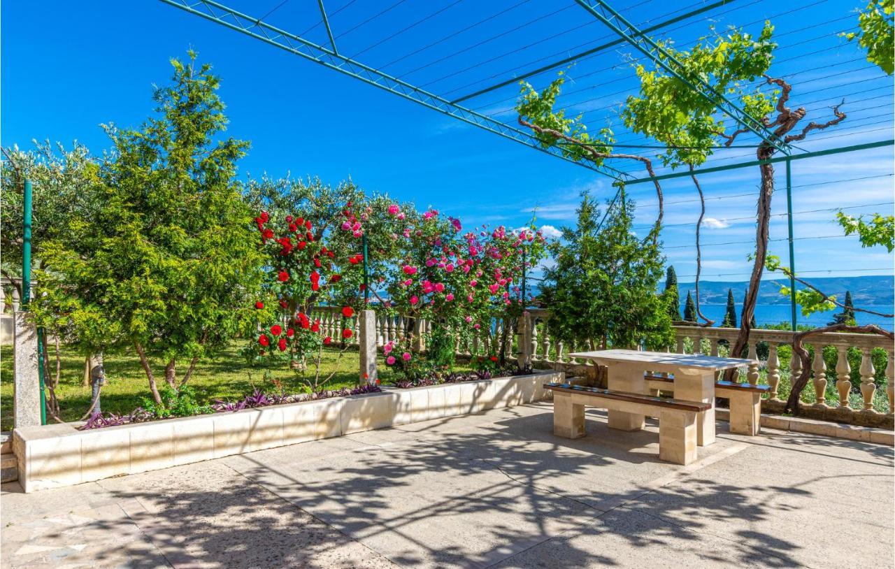 Stunning Apartment In Duce With Wifi Екстер'єр фото