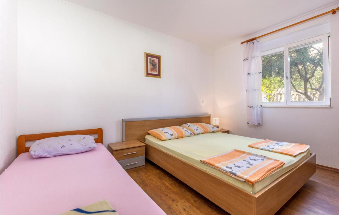 Stunning Apartment In Duce With Wifi Екстер'єр фото