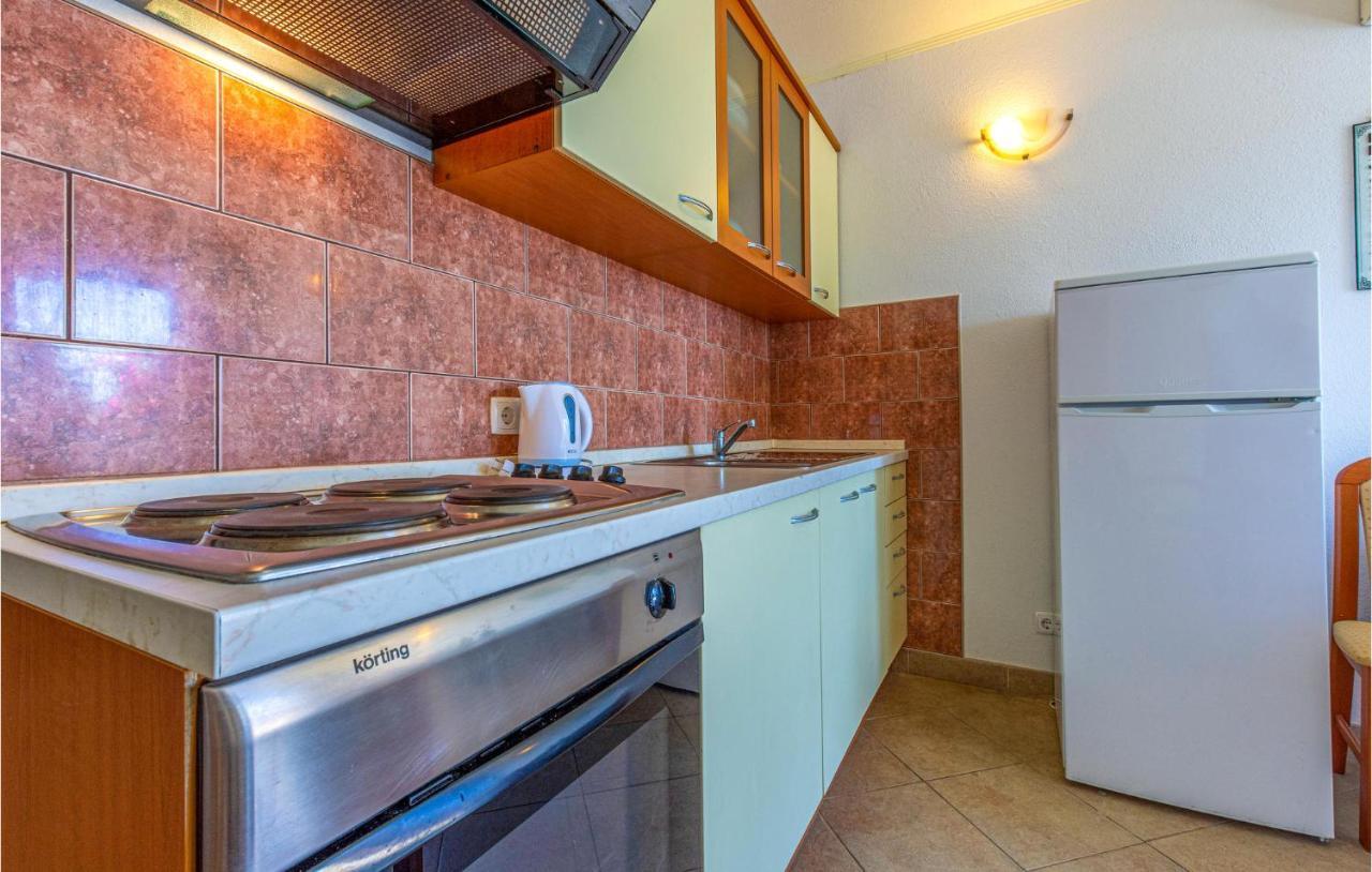 Stunning Apartment In Duce With Wifi Екстер'єр фото